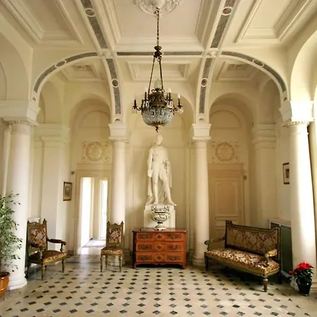 Chateau Du Maurier La Fontaine-Saint-Martin Exterior photo