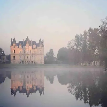 Chateau Du Maurier La Fontaine-Saint-Martin Exterior photo