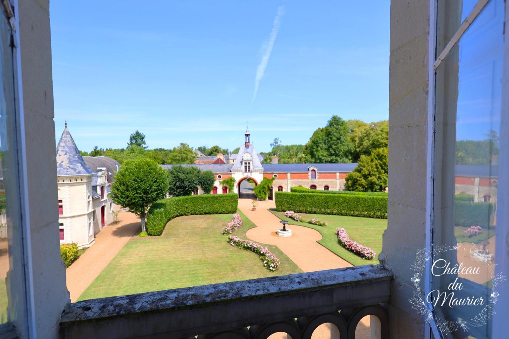 Chateau Du Maurier *