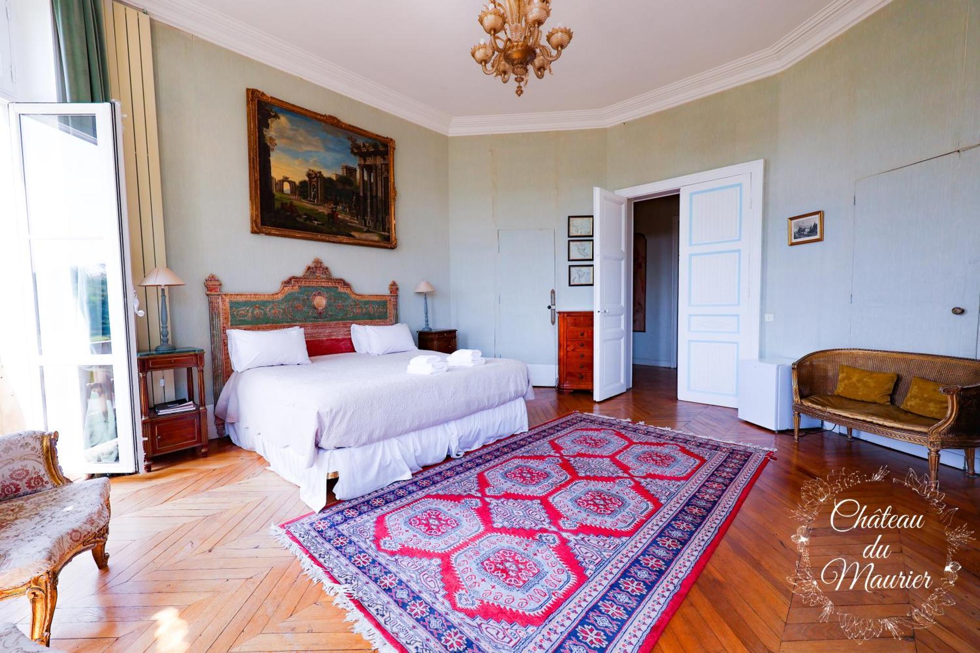 Chateau Du Maurier *